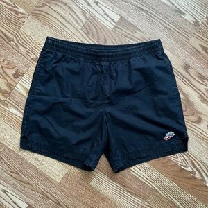 Nike Sportswear Heritage Essentials Men's Woven Shorts - Size L - Washed Black